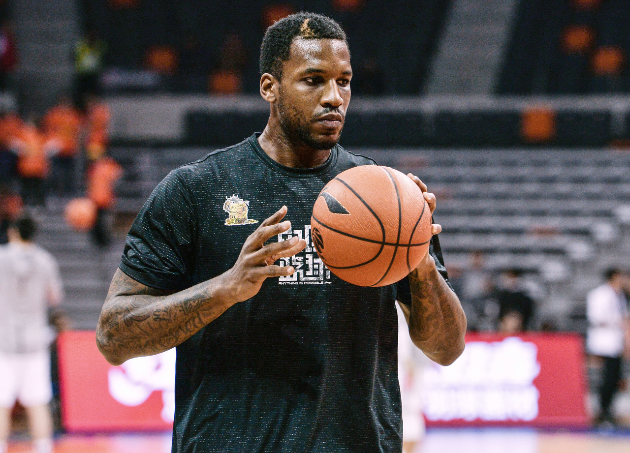 禁区前点出 禁区前点出